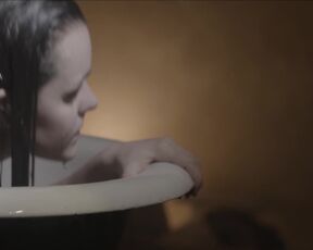 Laurine Fagu nude - L'huître (2018) Hot Scene