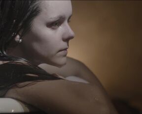 Laurine Fagu nude - L'huître (2018) Hot Scene