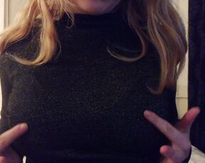 Mommy Bared her breasts from her blouse and milked her milk cans