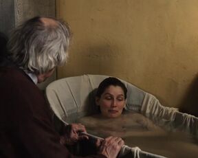 Laetitia Casta - La Jeune fille et les loups (2008) nude scene