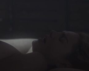 Evgenia Xygorou - To proxenio tis Ioulias s01e01 (2023) nudity video