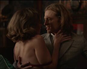 Maura Grace Athari nude - Interview with the Vampire  (2022) s01e03 Topless Short Scene