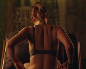 Lina Hüesker nude - Nach uns der Rest der Welt (2023)