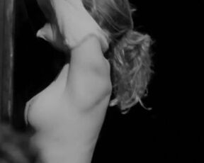 Lea Seydoux - Petit tailleur (2010) nude scenes
