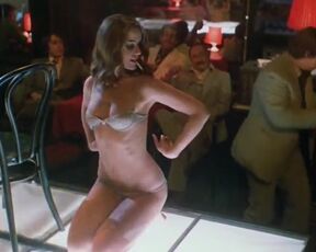 Dagmar Veskrnova - Buldoci a tresne (1981) topless actress