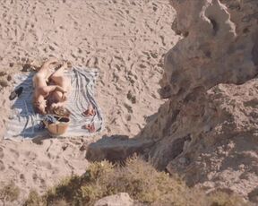 Alicia Lorente nude - La corriente (2023) Naked Beach Scene