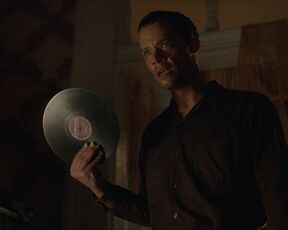 Maura Grace Athari sexy - Interview with the Vampire s01e06 (2022) Bedroom Scene