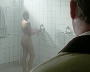 Sophie Schutt - Tatort e363 (1997) topless movie scene