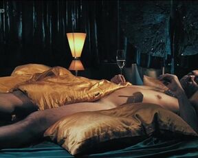 Katerina Sedlakova, Ester Janeckova - Ulovit miliardare (2009) naked movie scene