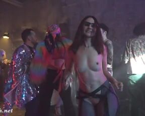 One lady got nude in a club. Highly sizzling soiree