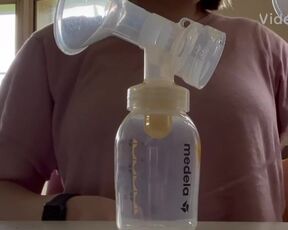 Packing Bottles of Milk with Hefty Inborn Milk Cans