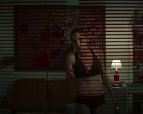 Giulia Maenza, Selene Caramazza, Anastasia Doaga - The Bad Guy (2022) s01e04