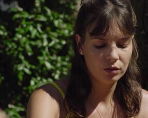 Marie Carrour hot - Les Vagues (2018) Bikini Scenes