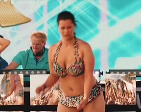 Chantal Zitzenbacher - Die letzte Party deines Lebens (2018) Hot Scene from the movie