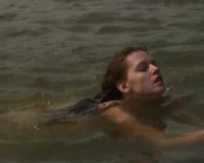 Leanca Grau - Obnagennaya natura (2002) naked scenes