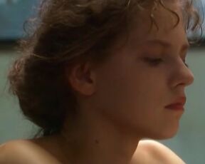 Leanca Grau - Obnagennaya natura (2002) naked scenes