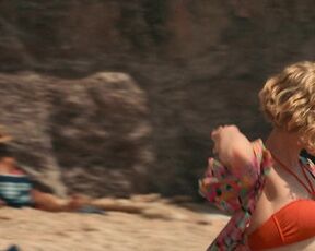 Elena Kampouris sexy - My Big Fat Greek Wedding 3 (2023) hot beach scene