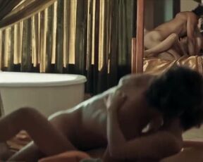 Leticia Colin, Bárbara Paz, Priscila Reis - A Porta ao Lado (2023) nudity episode