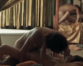 Leticia Colin, Bárbara Paz, Priscila Reis - A Porta ao Lado (2023) nudity episode