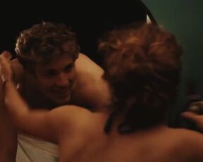 Linn Reusse, Zarina Zoller sexy- In pochenden Zellen (2016)