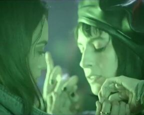 LESBIAN SCENE - Alicia Quinonez, Maria Medina naked - 24 horas a solas (2020)