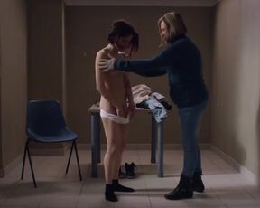 Daphne Scoccia topless, etc - Fiore (2016)