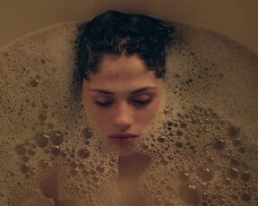 Daphne Scoccia topless, etc - Fiore (2016)