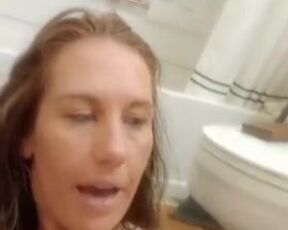 Horny MILF Tearing Up HerSelf