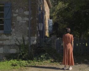 Laura Dat-Senac, Karen Moreau - Maude en septembre (2022) sexy scene from the movie