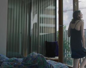 Clémence Josseau topless - A cause du soleil (2020) Bathtub Nude Scene