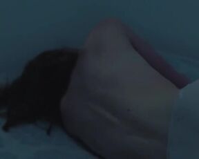 Clémence Josseau topless - A cause du soleil (2020) Bathtub Nude Scene
