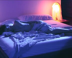 Júlia Molins naked - I Never (2018) sex scene | voyeurism