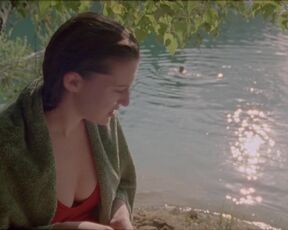 Lana Meniga nude - U šumi (2020)