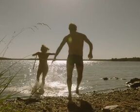 Eva-Maria Grein von Friedl, Liza Tzschirner hot - Inga Lindström (2022)s19e05