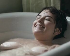 Danae Reynaud nude - Porcelana (2013)