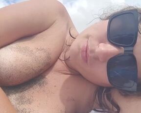 Engoys Sizzling Summer - She Fumbles Phat Funbags On Beach)