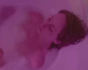 Auréliane Camps nude - Gestation S (2020)