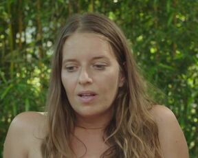 Florence Janas naked - Les Rosiers Grimpants (2016) French Erotic