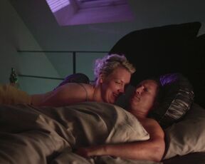 Lina Beckmann nackte - Fuuhlen Sie sich manchmal ausgebrannt und leer (2017) Comedy Sexual Scenes