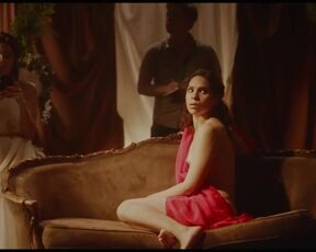 Dan Zapata - Cuarto oscuro (2020) topless scene