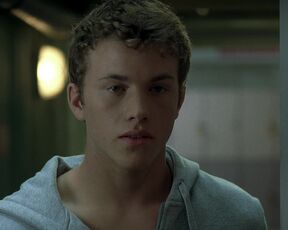 Louise Blachere naked – Naissance des pieuvres (2007) full nudity scene