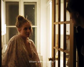 Júlia Huzella nude, Emöke Zsigmond sex - Viadal (2015) hot & nude thriller scene