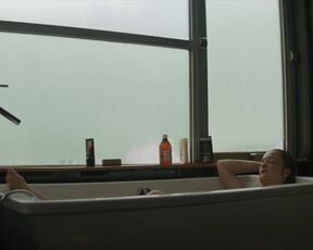 Isabelle Caillat sexy - Hors Saison s01e04 (2022) hot short episode