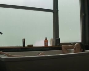 Isabelle Caillat sexy - Hors Saison s01e04 (2022) hot short episode