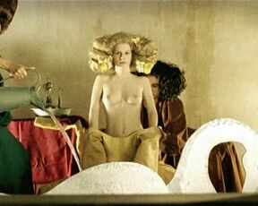 Camille Trophème naked - L'infante, l'âne et l'architecte (2001) nudity scene