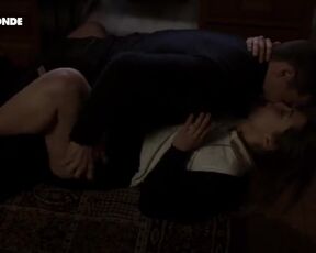FRENCH EROTIC - Mathilde Ollivier nude - La Sainte Famille (2017)