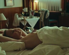 Luise von Finckh, Peri Baumeister, Melika Foroutan - Schlafende Hunde (2023) All Sex Scenes of Season One