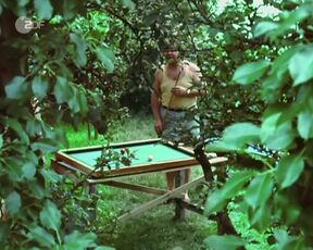 Y Sa Lo nude - Ich dachte, ich wär tot (1973) Classic Nudict Movie Scene