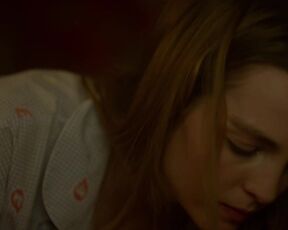 Adele Simphal - L'attente (2017) nude scenes