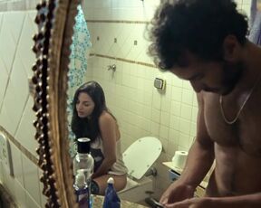 Bruna Martini, Larissa Sarmento naked - De repente  (2016) full frontal scene